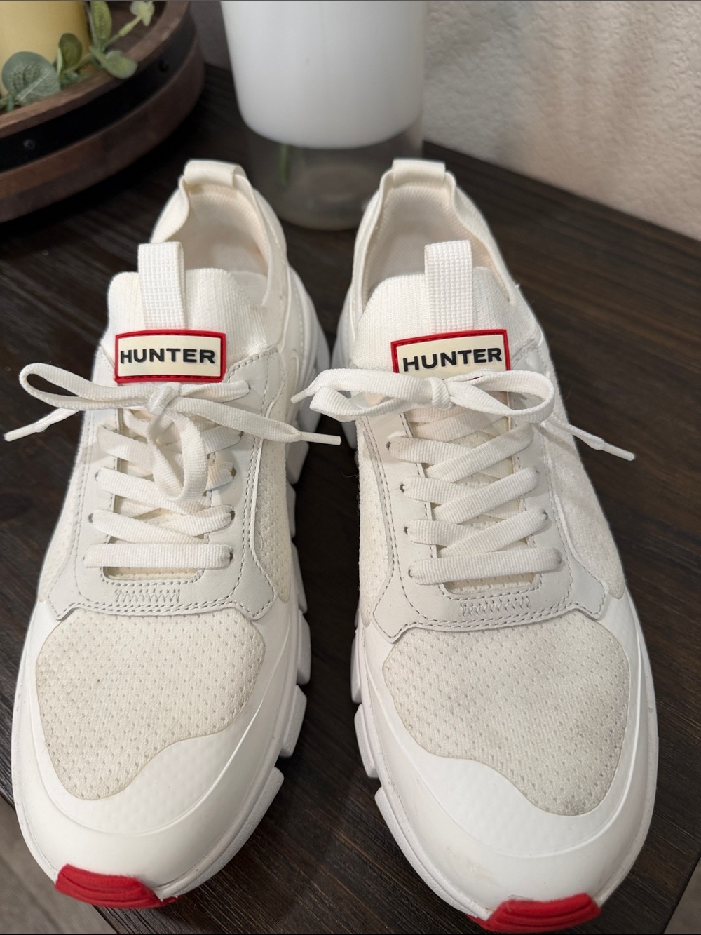 Hunter Women’s Cream & Red Low-Top Sneakers